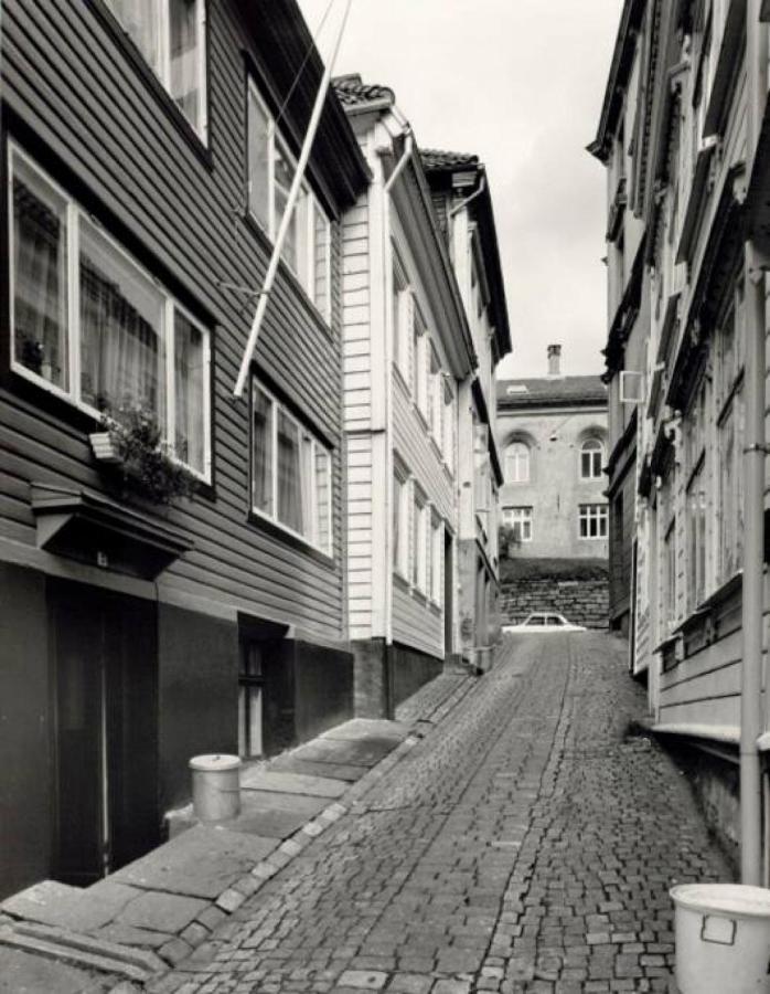 Dinbnb Apartments I Historical Two-Floor Apartment With Rooftop Panorama I 1645 Heritage Bergen Exteriör bild